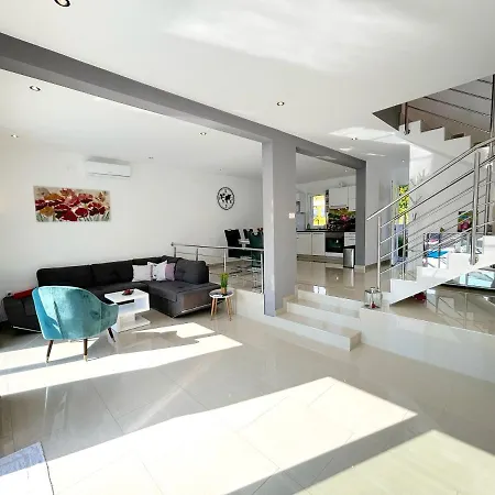 Villa House 